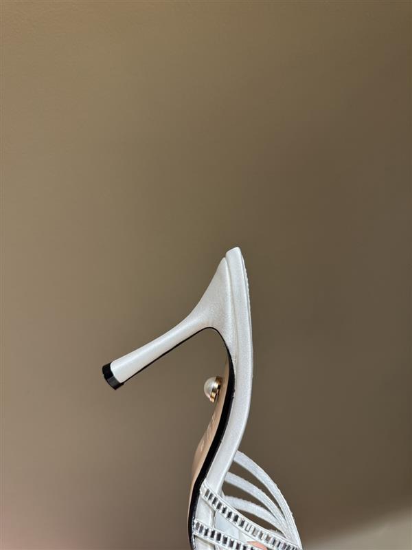 20251128101325192 300